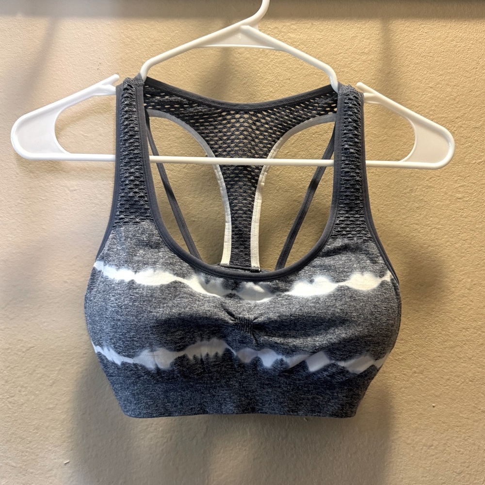 Champion halter back sports bra, like new condition.